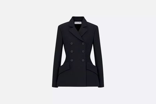 服裝店經(jīng)營 服裝搭配學(xué)起來,讓精品成套出售